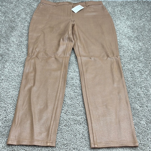 NWT Chico’s 1.5 Short Slimming Peyton Brown Faux Leather Stretch Slim Leg Pant - Picture 1 of 11